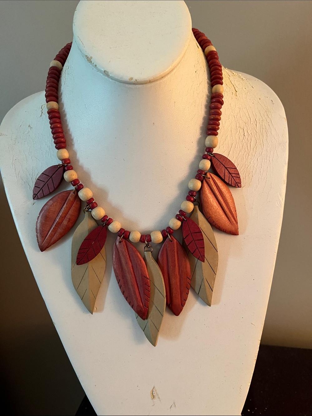 Leaf Accent Wooden Bead Necklace - Red & Tan